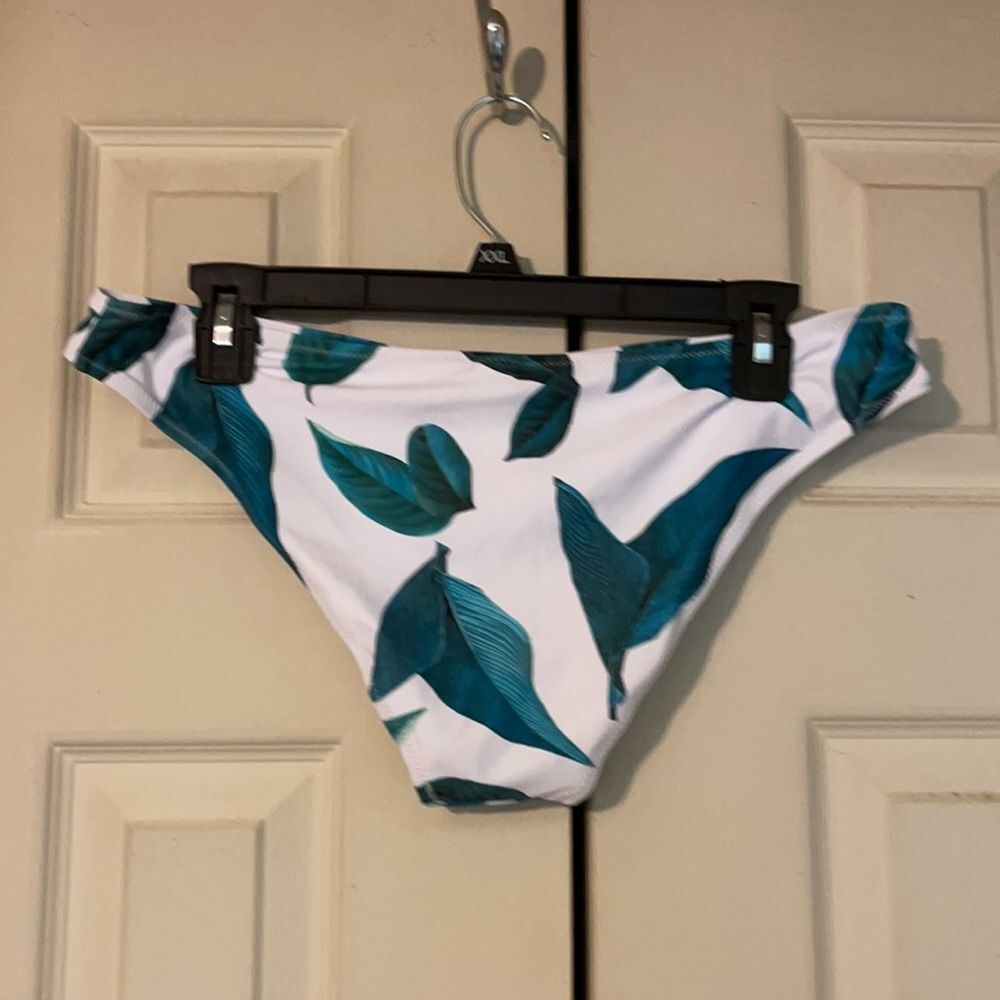 Cupshe High Leg Leaf Print Cheeky Bikini Bottoms ONLY XL NWOT - Picture 6 of 12